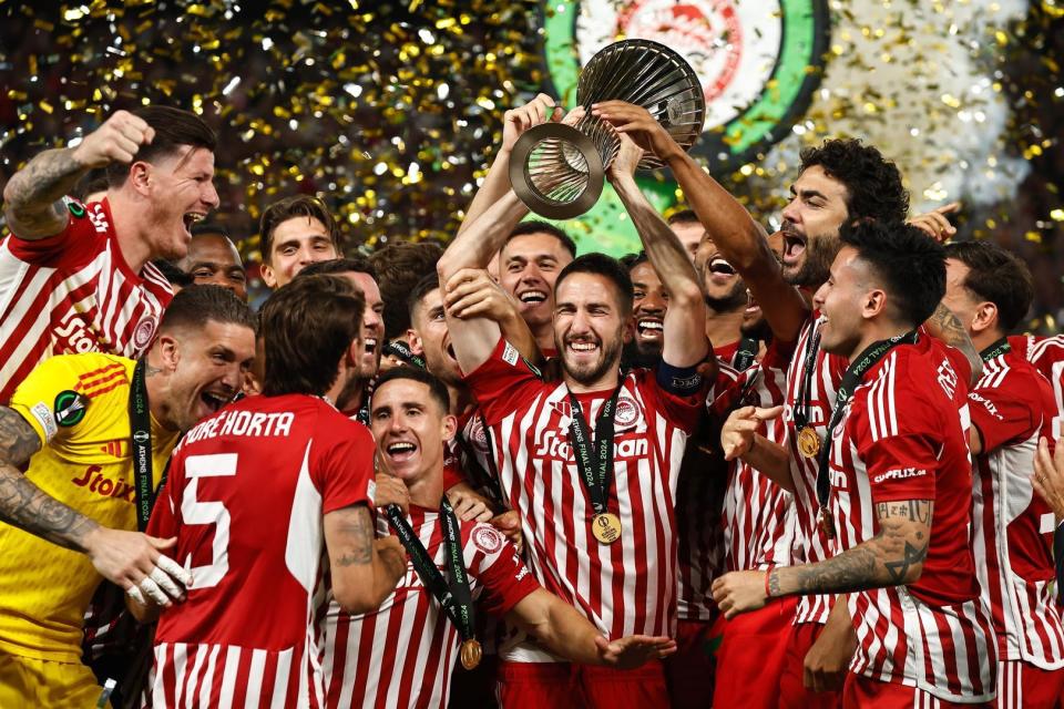 希腊队力克对手,晋级16强 希腊队力克对手,晋级16强