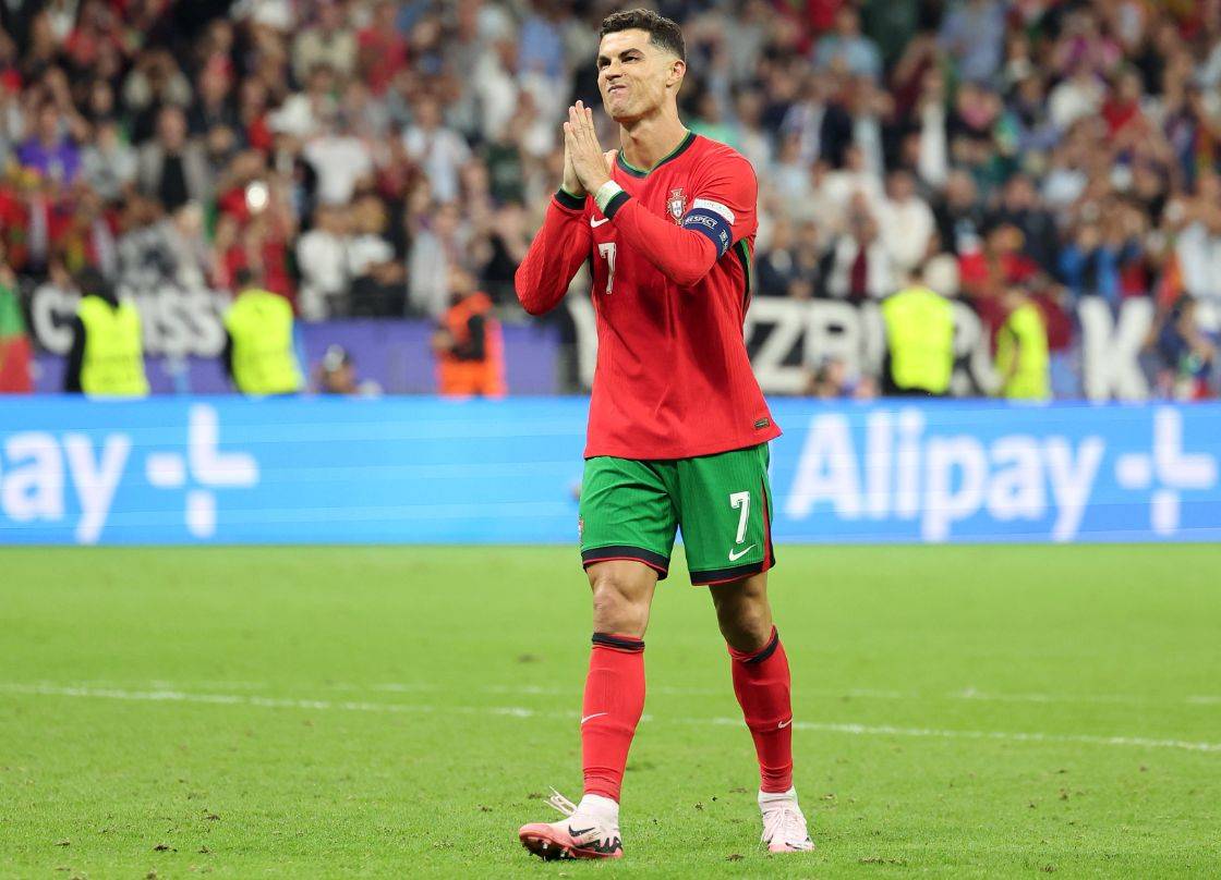 葡萄牙队在欧预赛比赛中表现低迷,连续失利 葡萄牙队在欧预赛比赛中表现低迷,连续失利