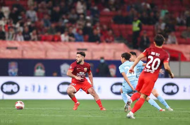 恒大客场逼平北京国安,保持不败 恒大客场逼平北京国安,保持不败