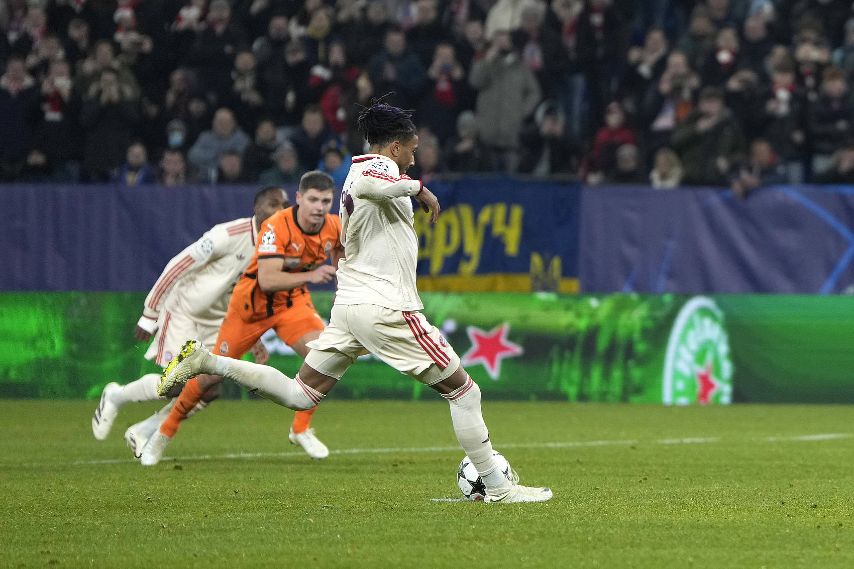 悟空体育官方网站-阿联酋队征程坎坷,亚冠赛场受挫频频