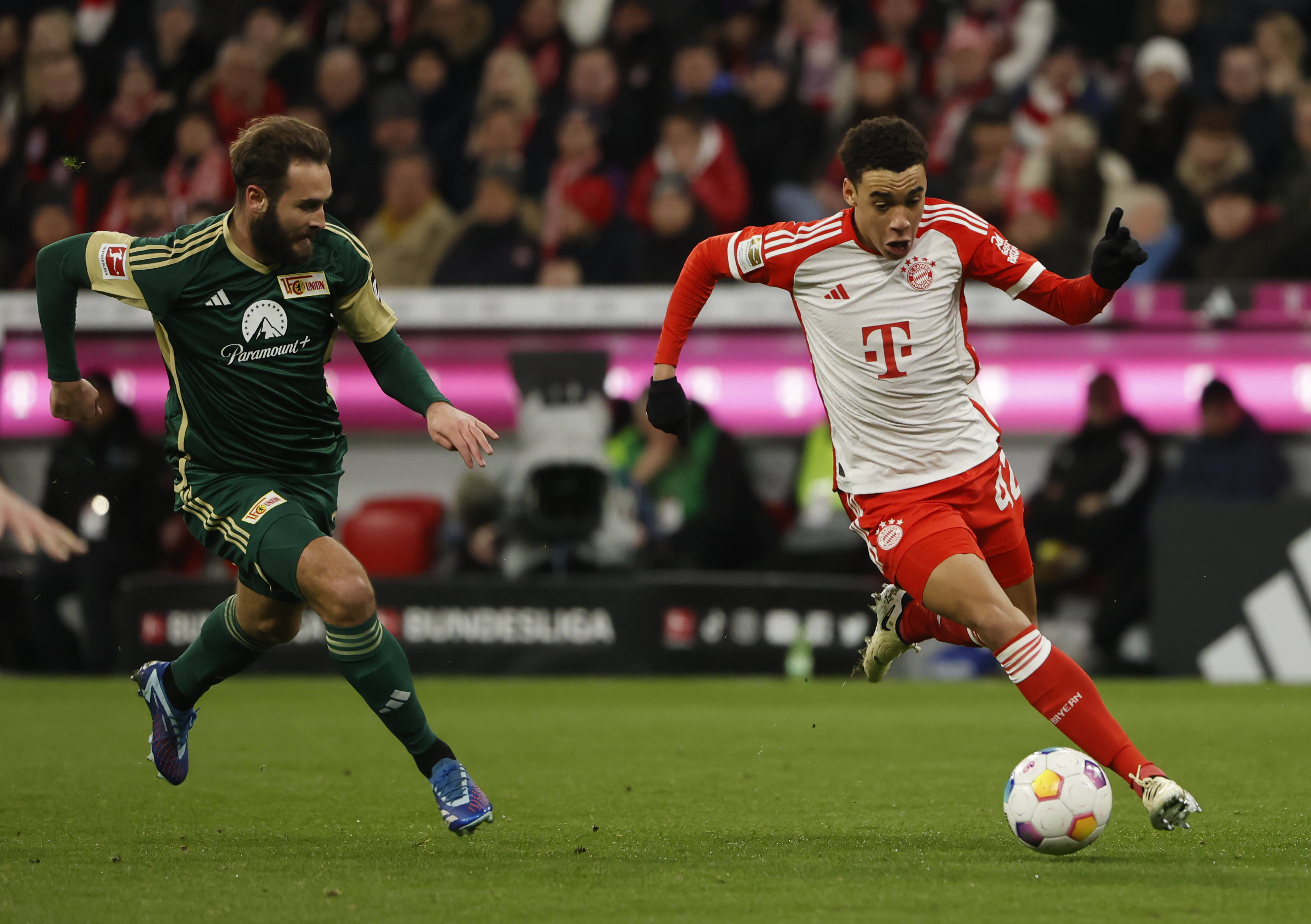 拜仁慕尼黑击败AC米兰取得重要胜利 拜仁慕尼黑击败AC米兰取得重要胜利