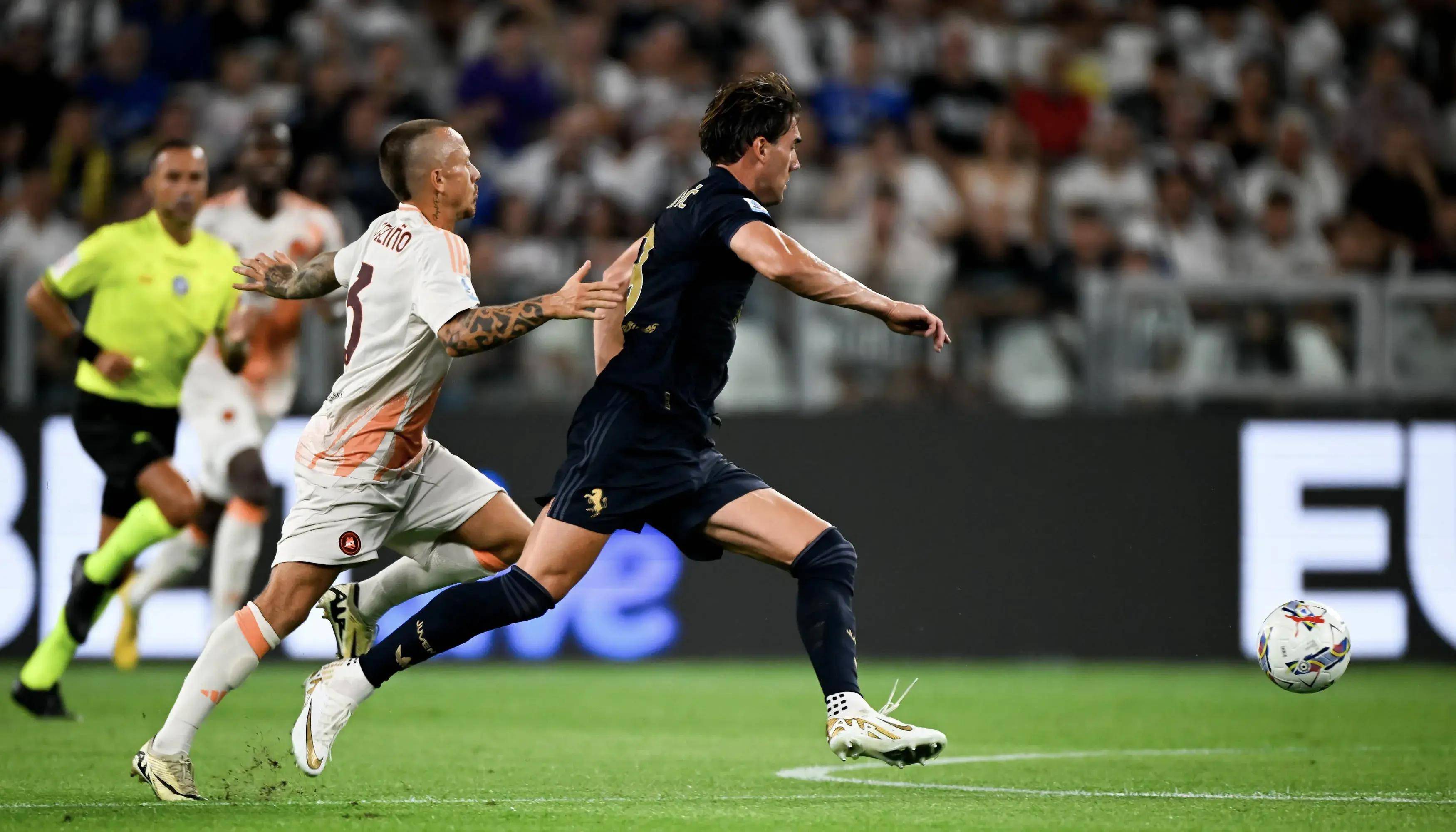 罗马险胜那不勒斯,豪取三分重返榜首 罗马险胜那不勒斯,豪取三分重返榜首