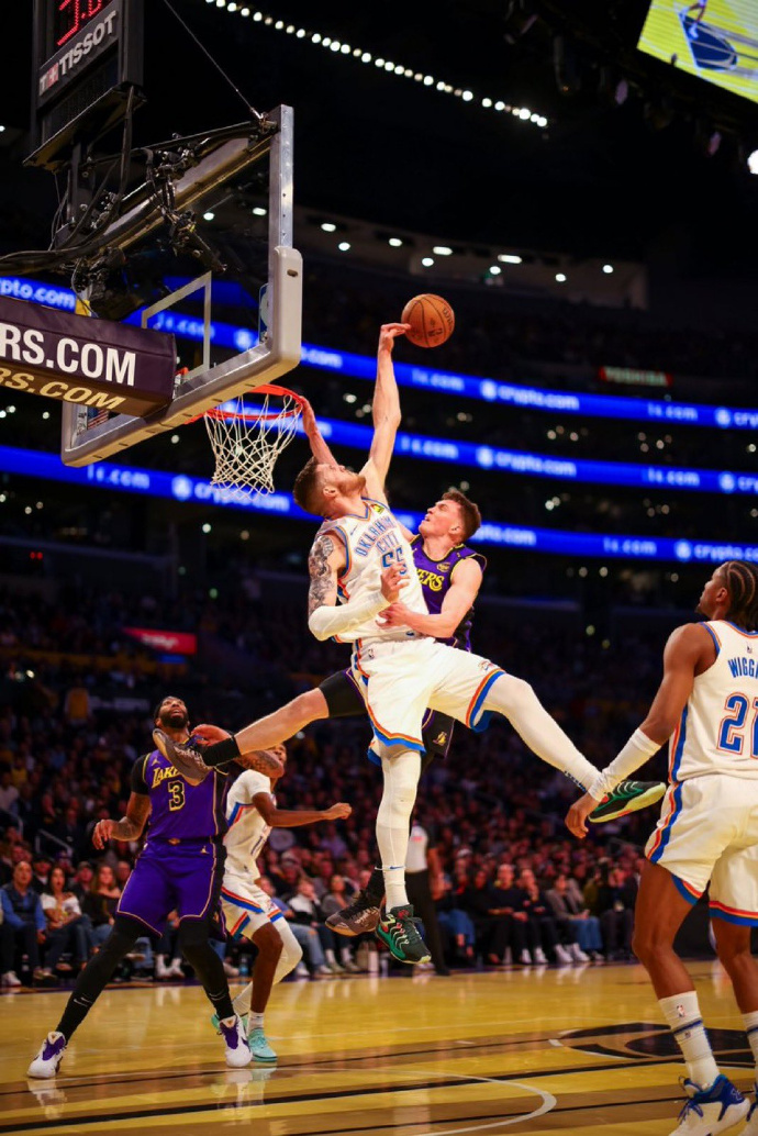 阿尔艾因险胜,力压对手晋级 阿尔艾因险胜,力压对手晋级