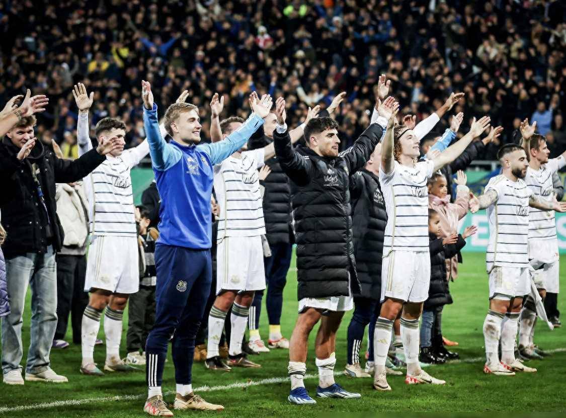 悟空体育官网-一支弱旅实现逆袭,击败对手晋级