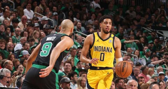 球场上的风云变幻,预示着一场劲爆对决 球场上的风云变幻,预示着一场劲爆对决