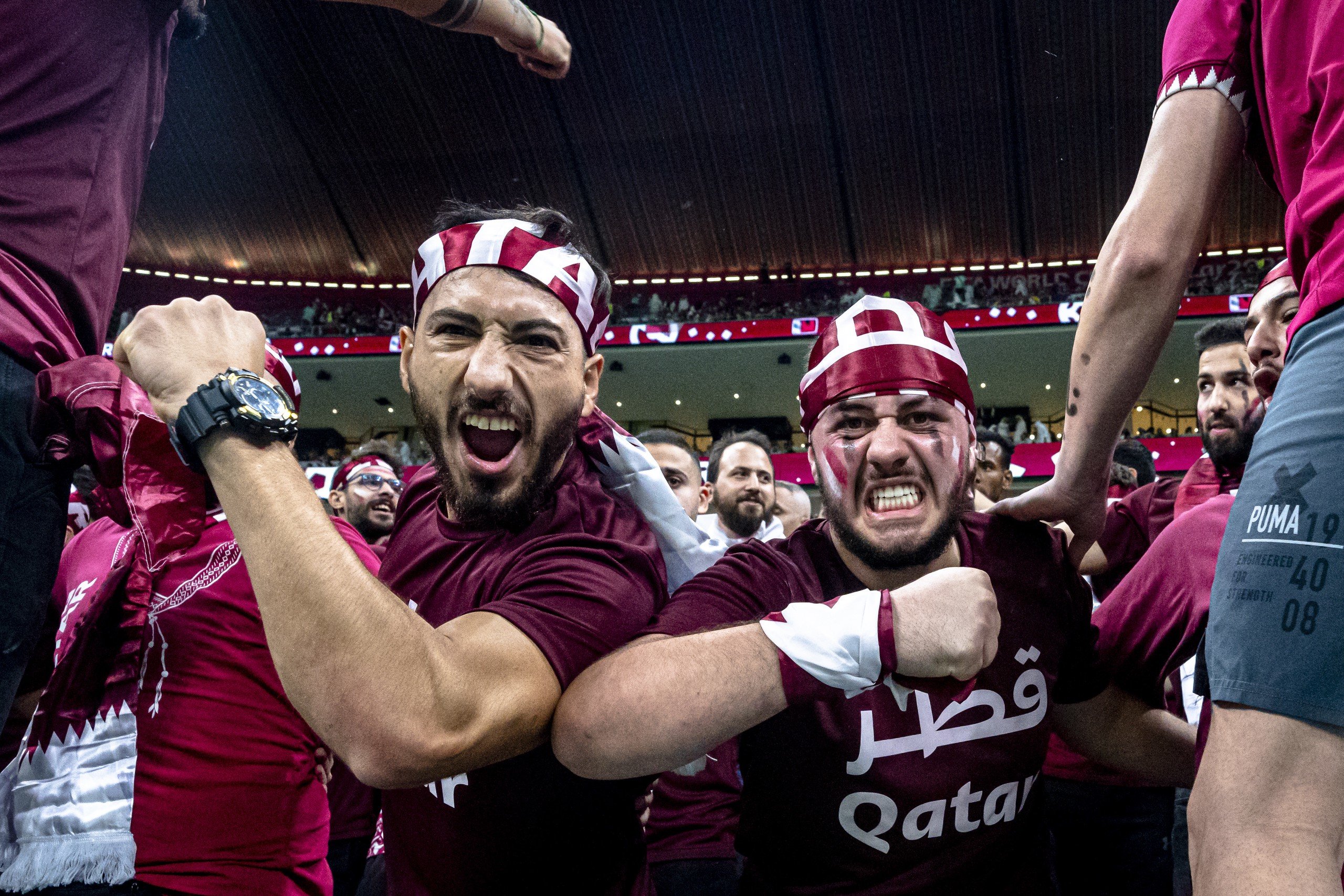 体育场上的精彩瞬间让球迷们眼前一亮 体育场上的精彩瞬间让球迷们眼前一亮