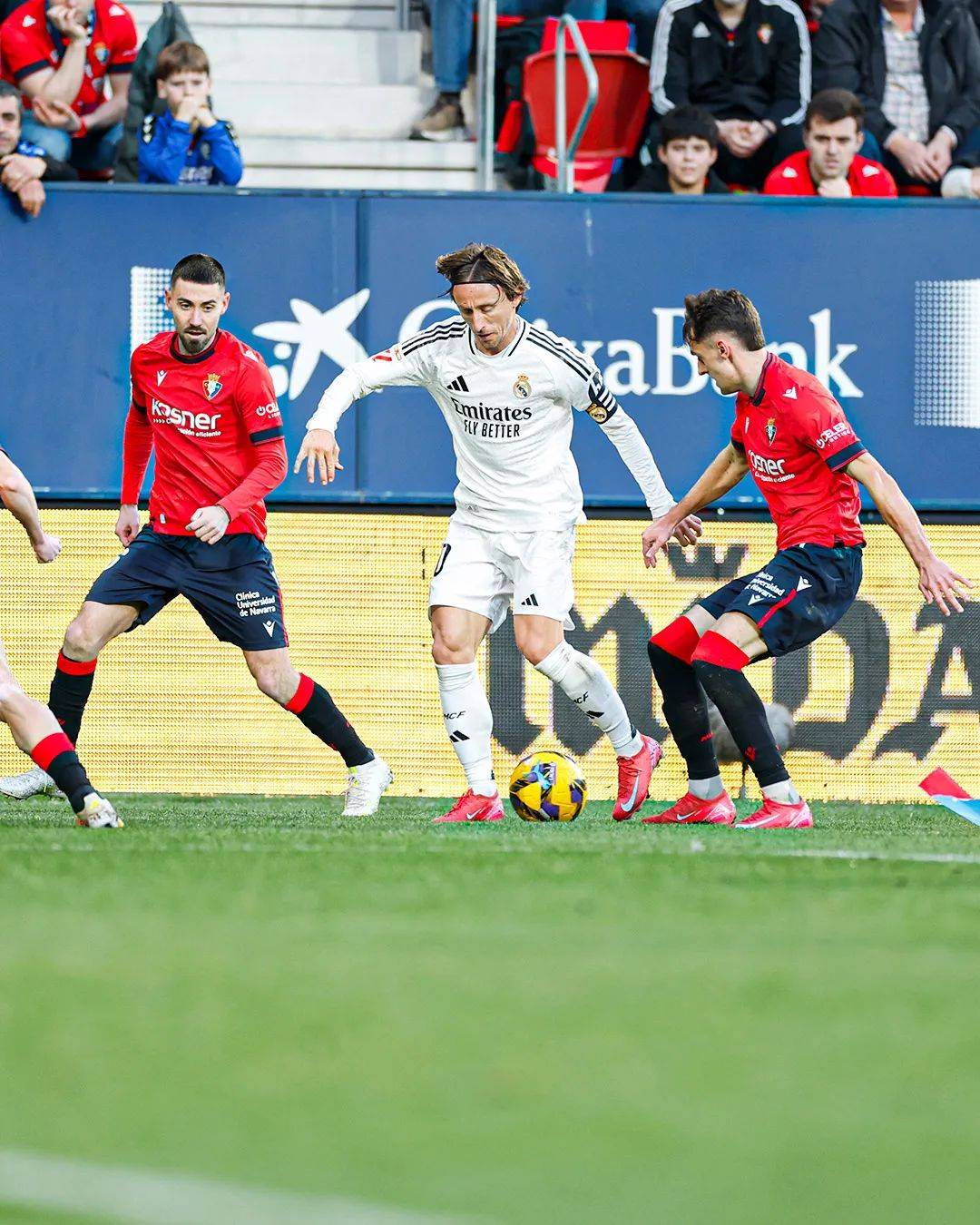 悟空体育官方网站-奥萨苏纳客场大胜:反击快速致胜关键