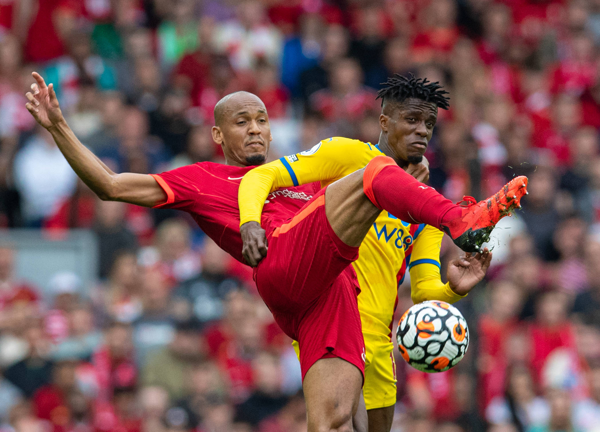 埃弗顿客场战胜狼队,实现胜利 埃弗顿客场战胜狼队,实现胜利