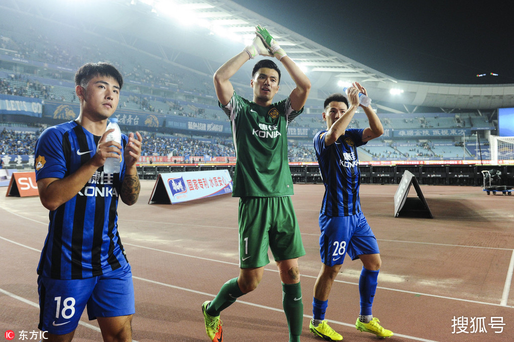 悟空体育-苏宁在主场力克对手,完成惊险逆转