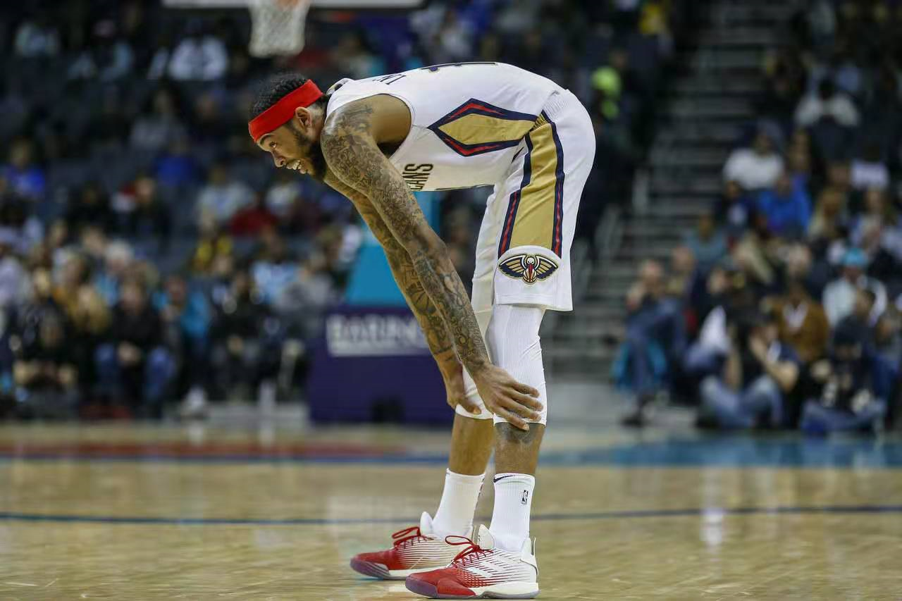 悟空体育官网-鹈鹕队关键时刻发力,成功取得关键一胜