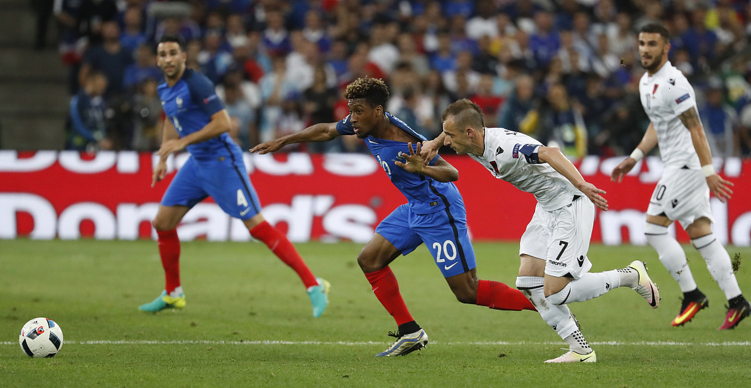 法国备战欧洲杯预选赛:法国VS塞尔维亚 法国备战欧洲杯预选赛:法国VS塞尔维亚