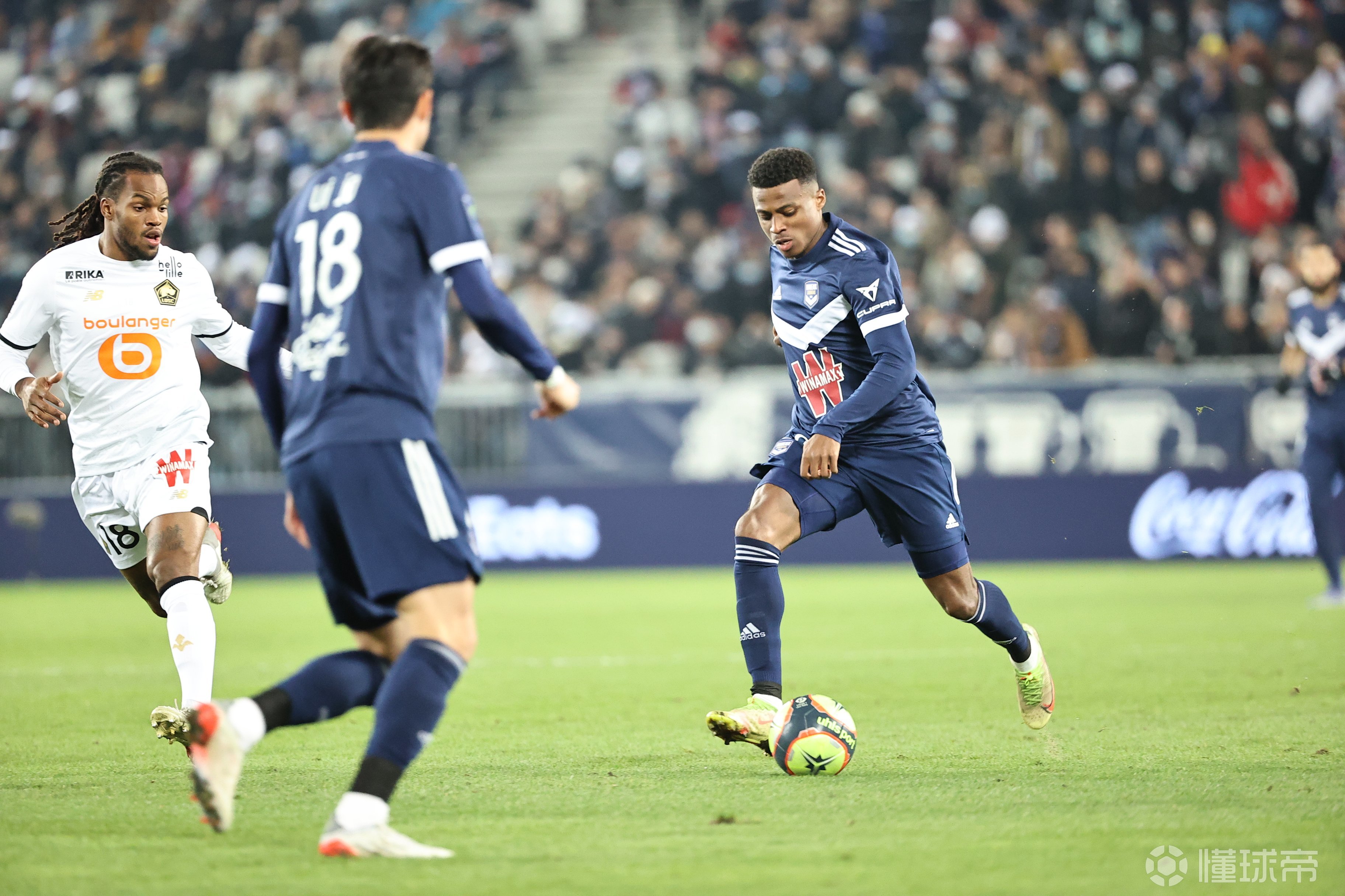 悟空体育官网-里尔取胜波尔多,表现稳定加强冲击冠军头衔