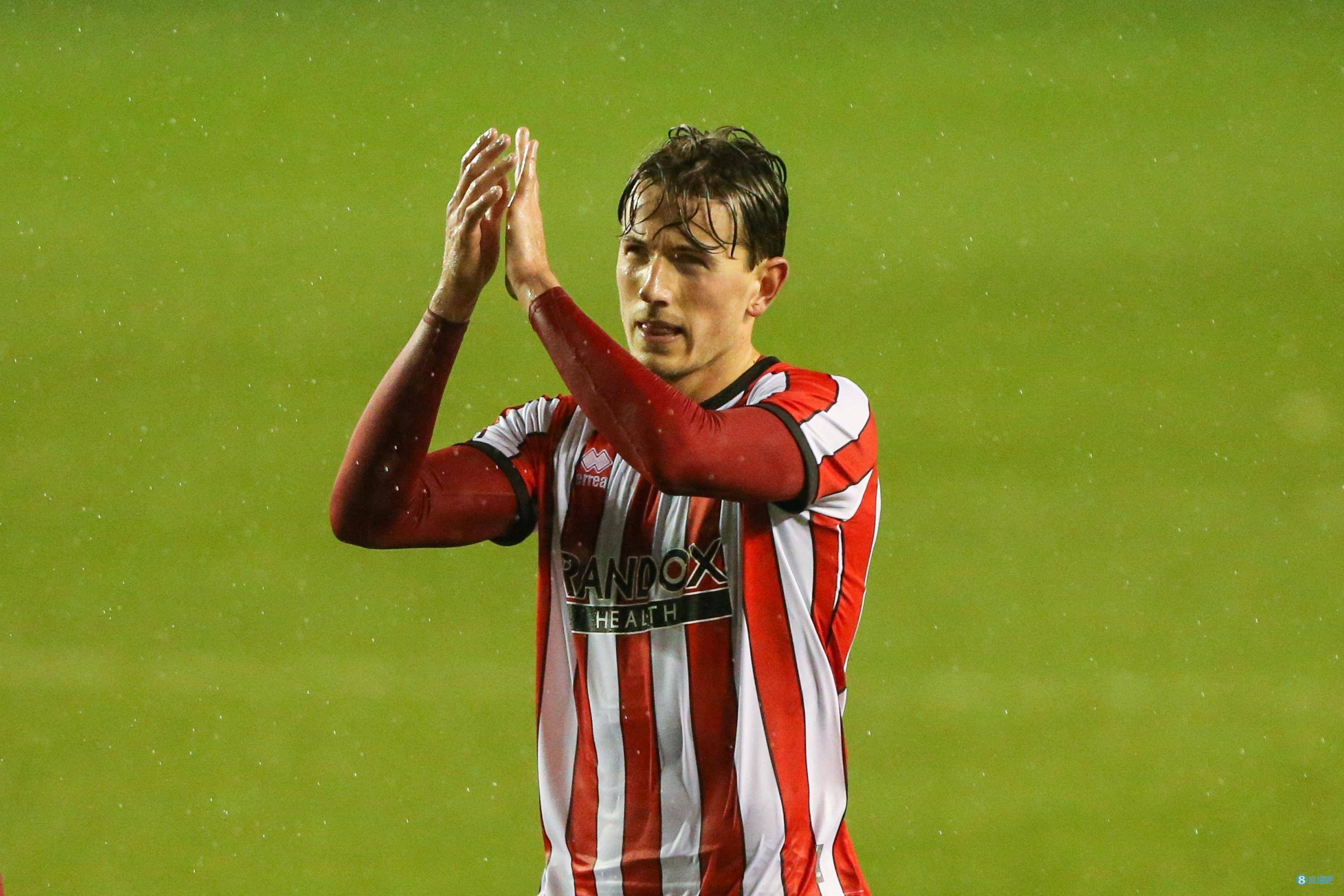 伯恩利球员涉嫌违规，俱乐部陷进危机