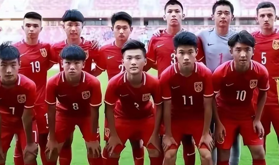 双方球队在赛场上展现出色表现,引发热议 双方球队在赛场上展现出色表现,引发热议