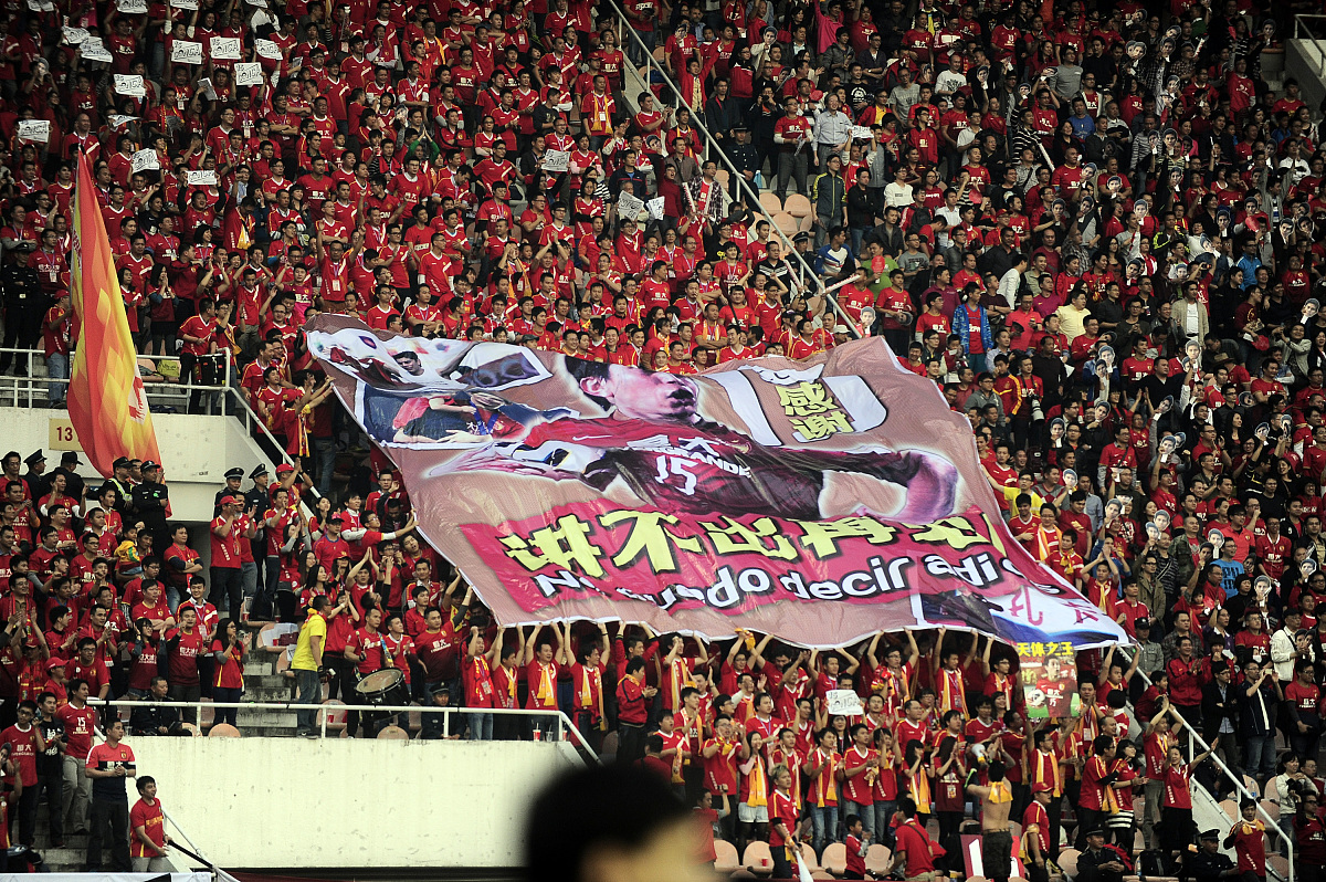 重庆斯威主场大胜，疯狂进球喜上眉梢