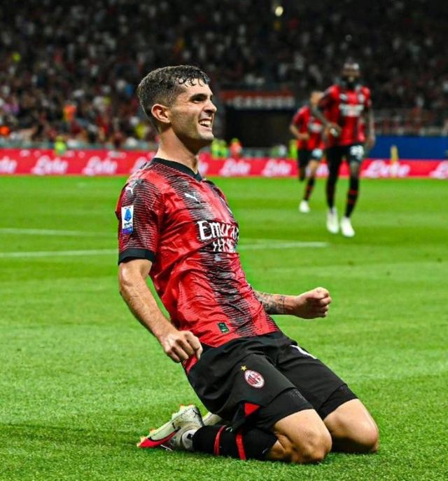 悟空体育官网-AC米兰后防线稳固,助球队守住胜果