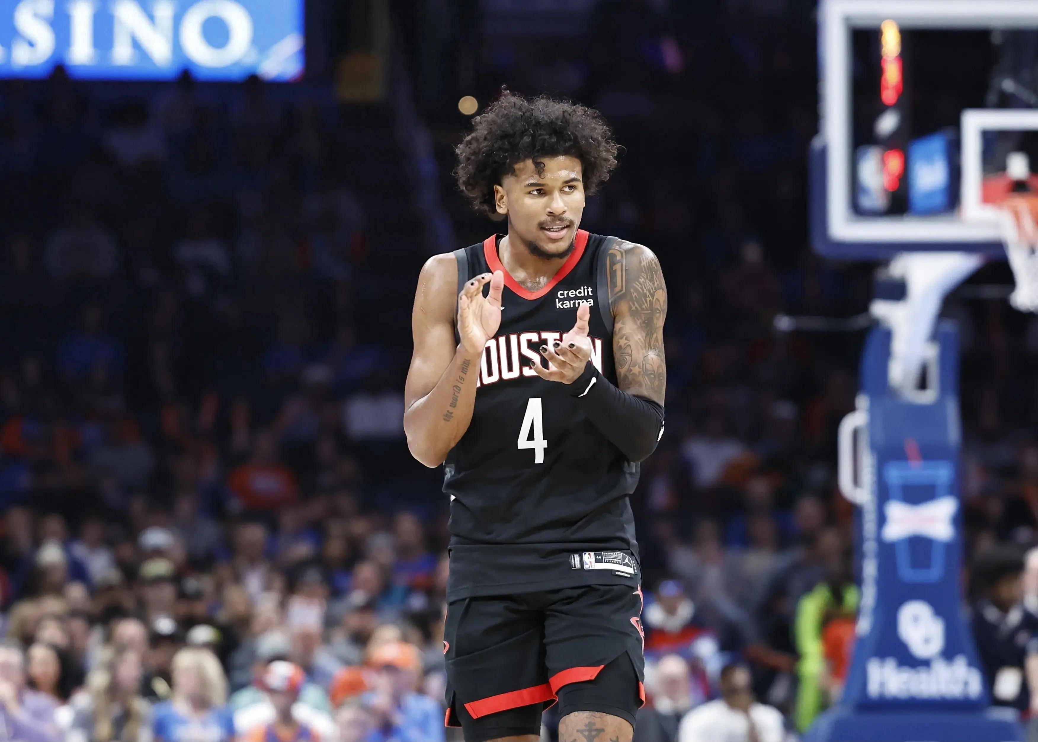 悟空体育-火箭惊险战胜快船，西部决赛形势紧张