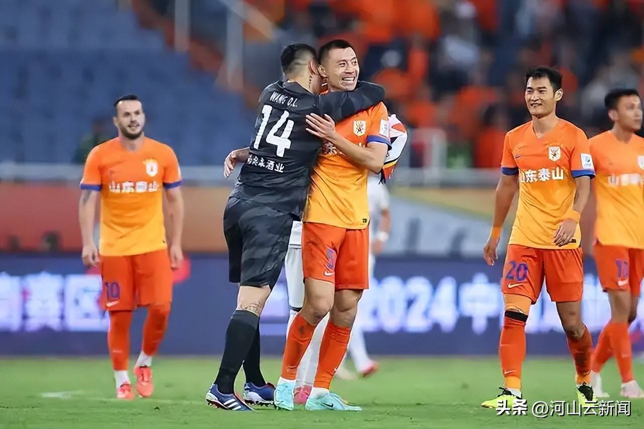 无懈可击!国内足球联赛的顶级球队对决 无懈可击!国内足球联赛的顶级球队对决