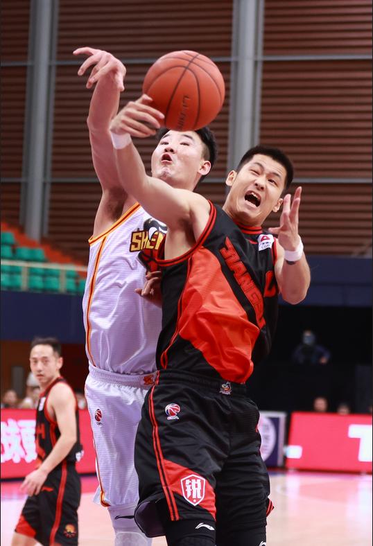 悟空体育官网-李楠上任后:南部之魂再现,球队崭露头角