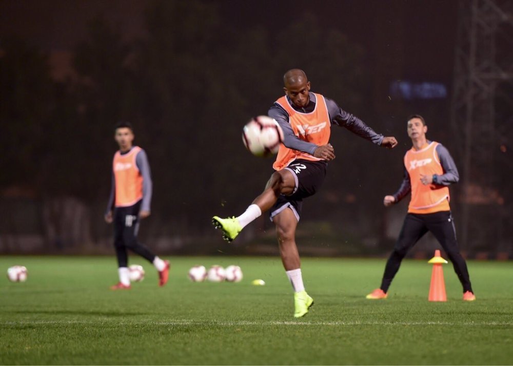 挪威队与智利队互交白卷,险胜晋级 挪威队与智利队互交白卷,险胜晋级