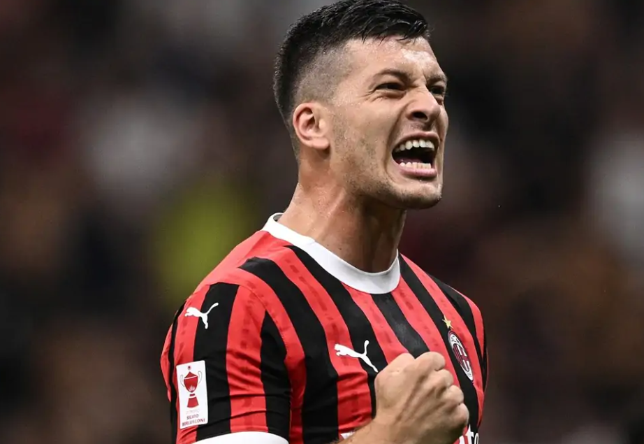 悟空体育-AC米兰年轻球员崭露头角，备受瞩目