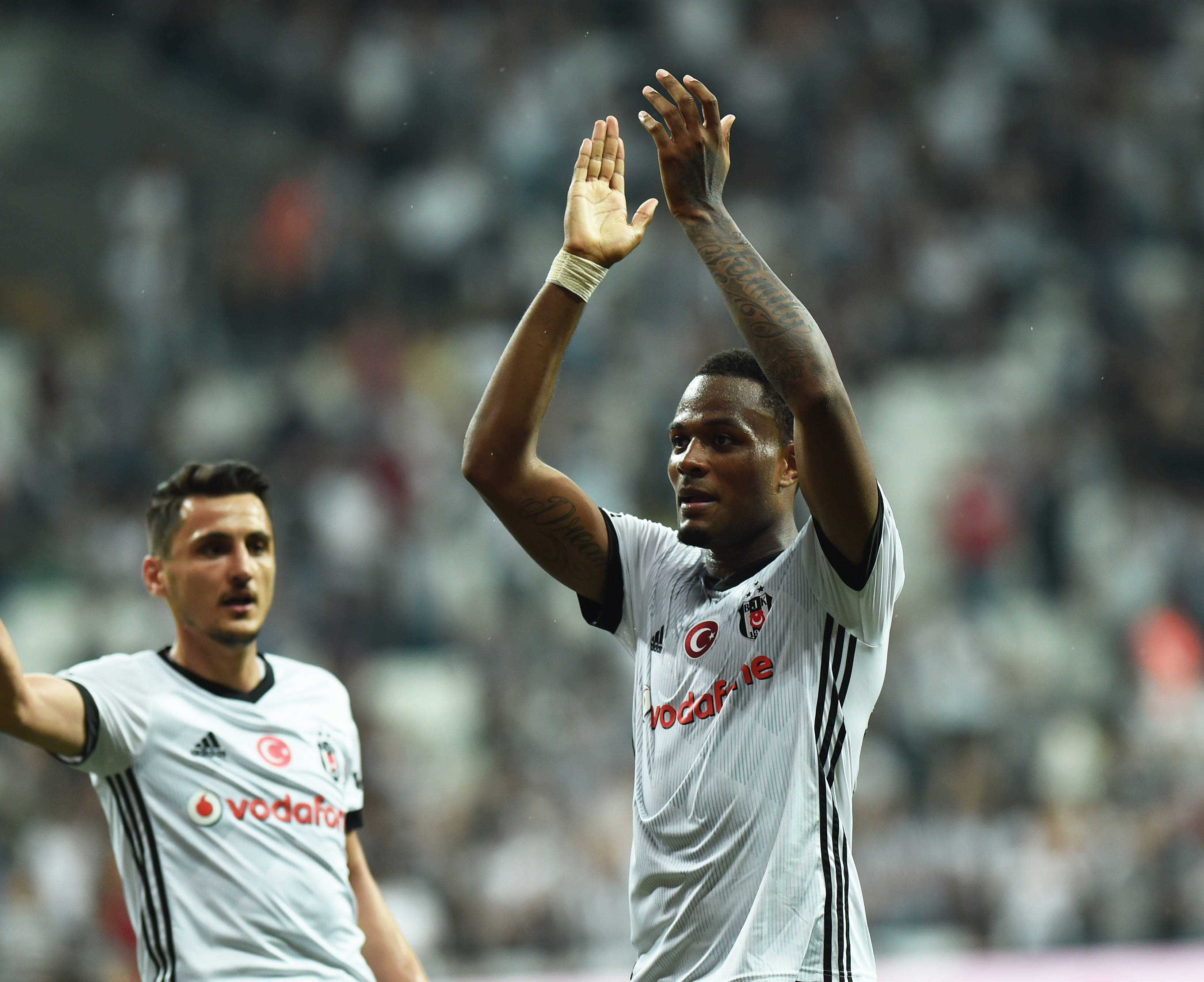 悟空体育-莫斯科赛场上,哈伯女足队主场战胜安克雷奥斯