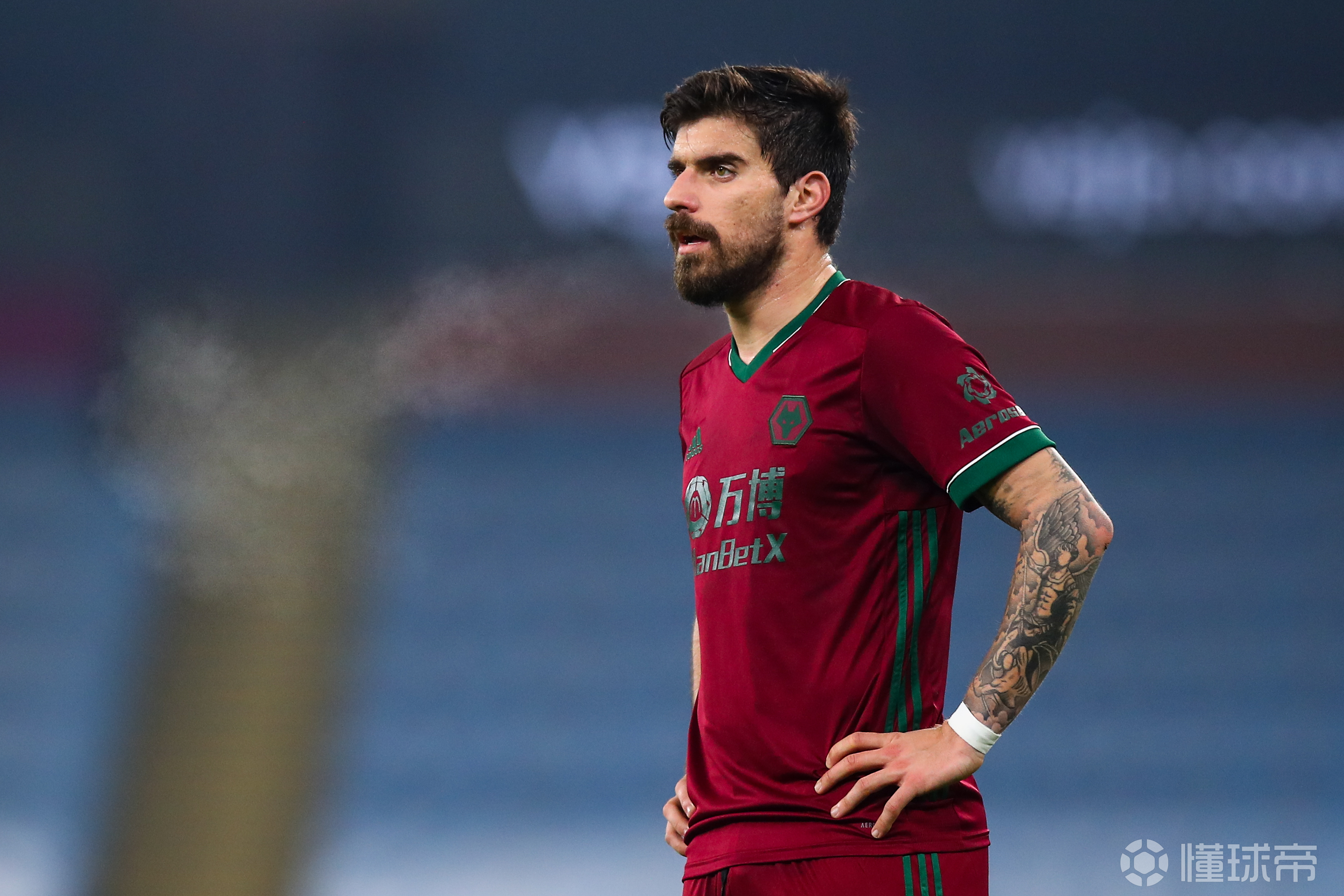 悟空体育官方网站-哥伦比亚中场大将转会意甲劲旅，展开新征程