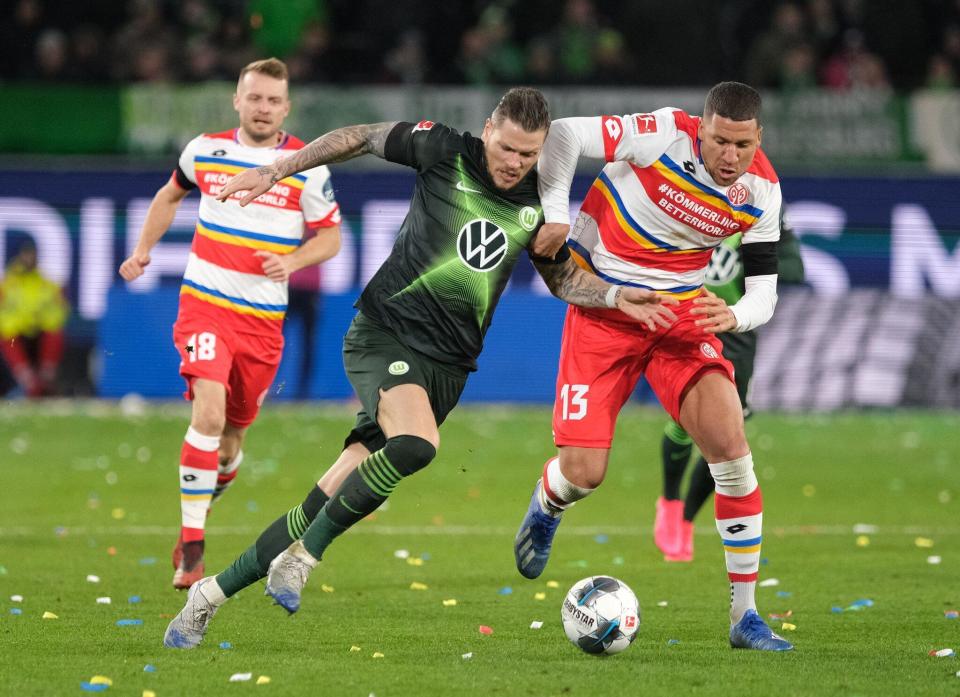 悟空体育-沃尔夫斯堡客场惨败,防线问题凸显