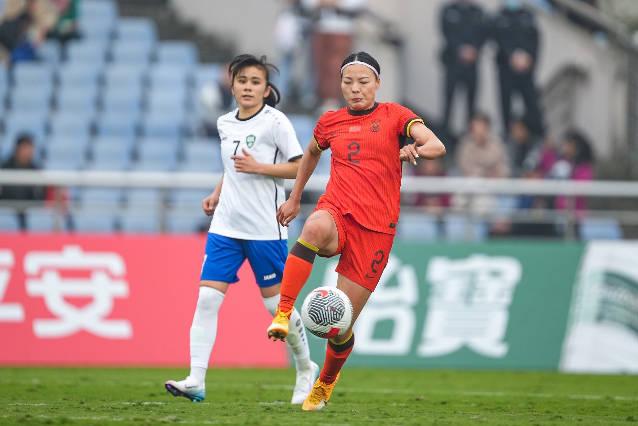 中国女足球员高水平发挥闯入国际足球赛半决 中国女足球员高水平发挥闯入国际足球赛半决