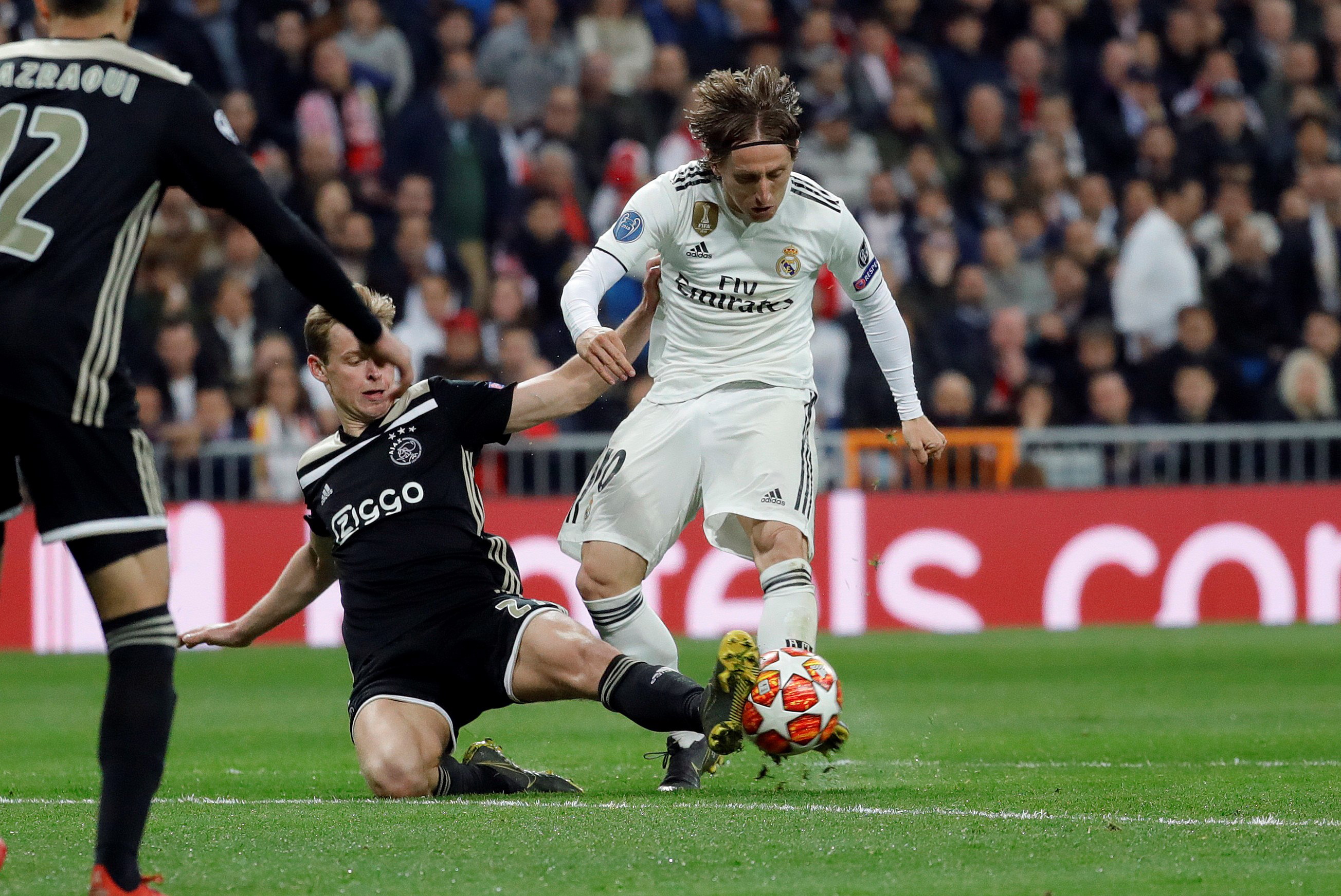 斯帕尔险胜阿贾克斯,晋级八强 斯帕尔险胜阿贾克斯,晋级八强