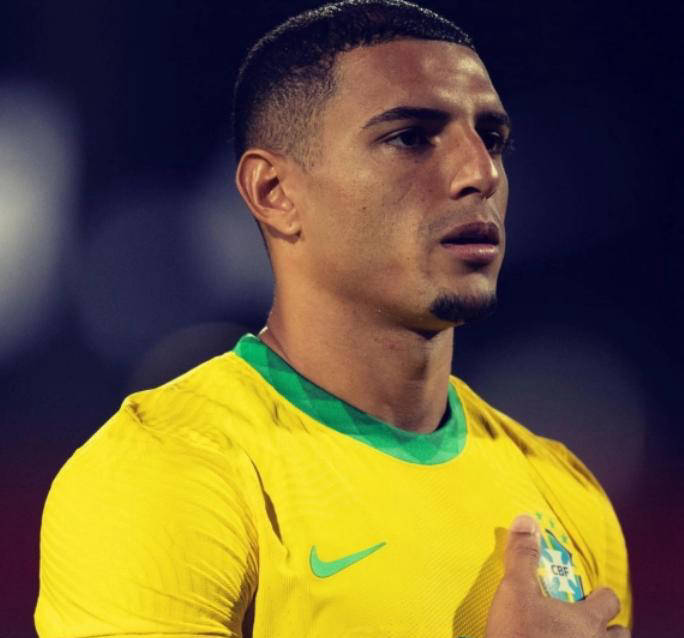 里昂球员喜获入选国家队名单,备战重要比赛 里昂球员喜获入选国家队名单,备战重要比赛