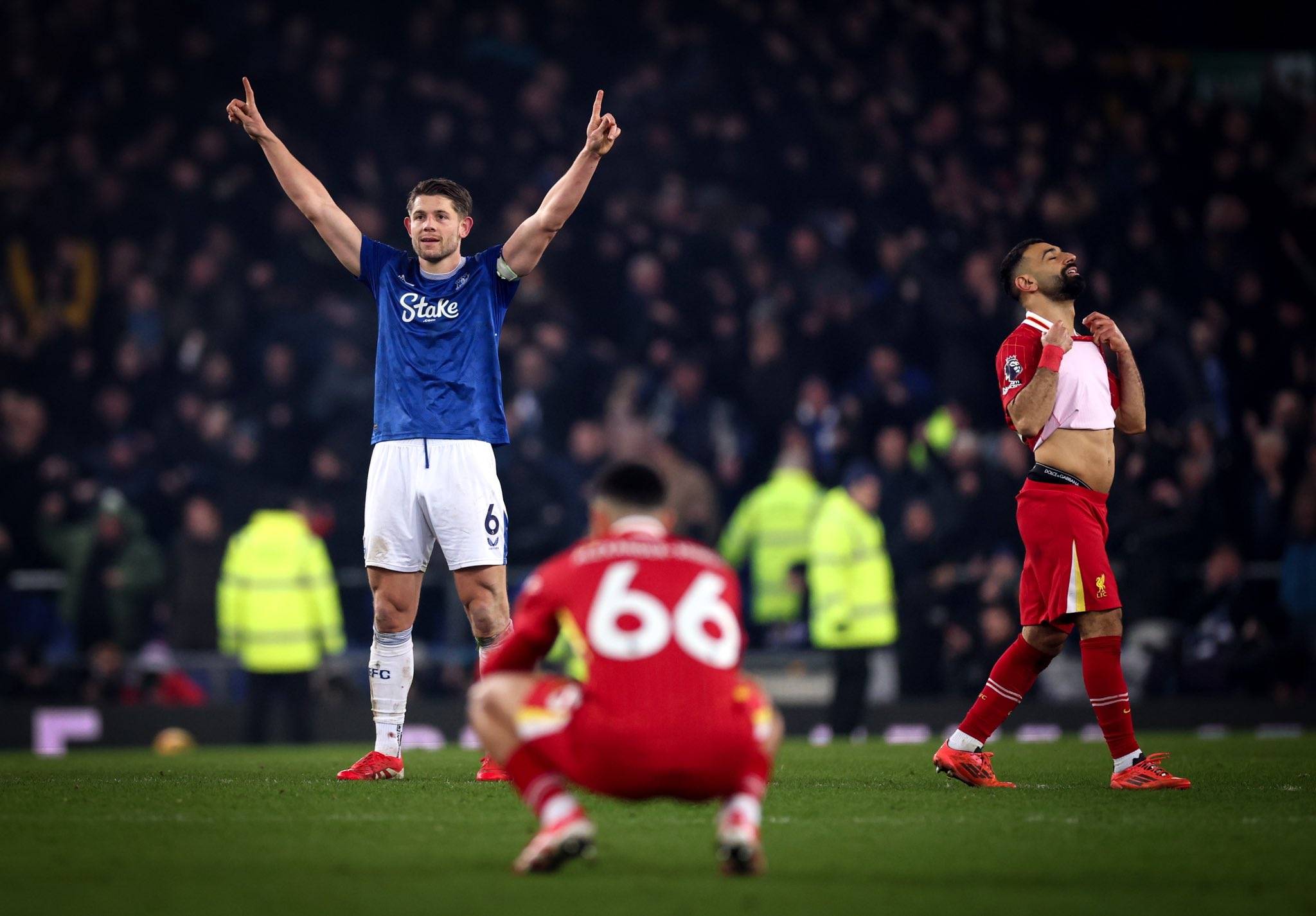 悟空体育官方网站-曼城客场逆袭埃弗顿,终结对手不败记录