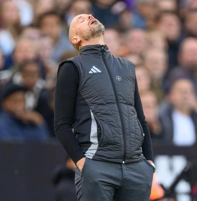 曼联客场不敌西汉姆,遭遇惨败 曼联客场不敌西汉姆,遭遇惨败