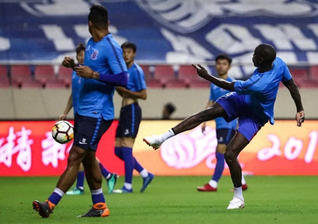 悟空体育官网-年轻球员崭露头角,为球队带来新鲜血液