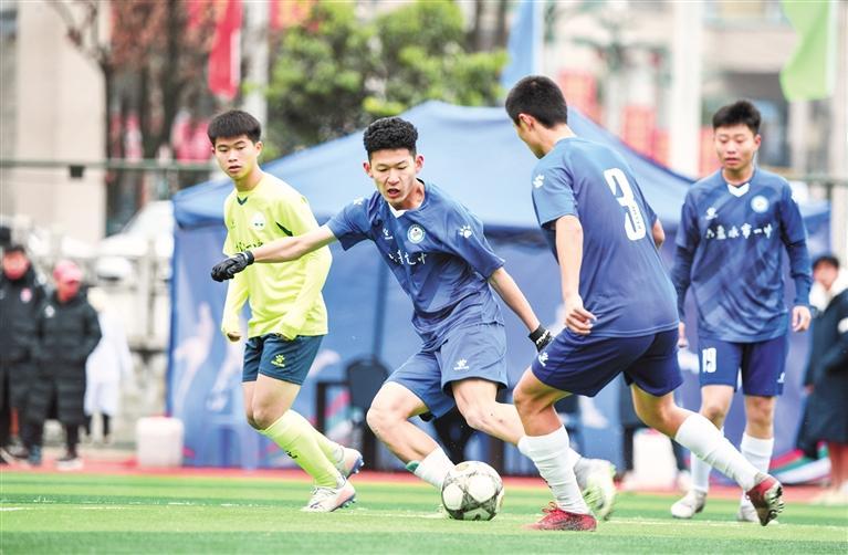 体育运动中的足球比赛吸引了无数粉丝 体育运动中的足球比赛吸引了无数粉丝