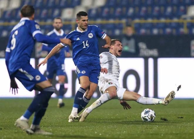 悟空体育官网-瑞典队可喜成绩，欧预赛赛场上备受瞩目