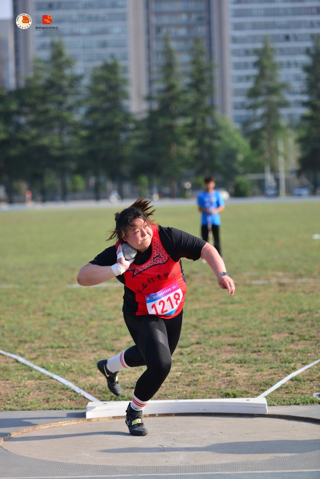 运动员在比赛中取得精彩成绩