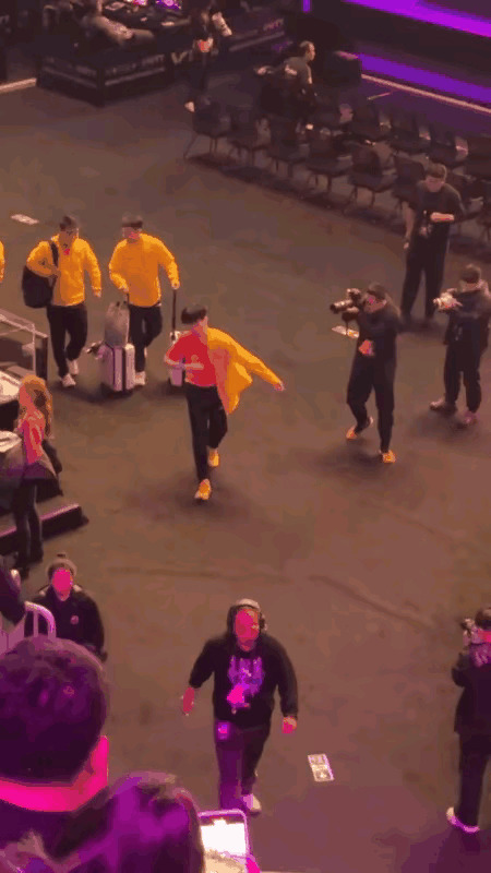 悟空体育-激动人心场面，比赛中传出一声声欢呼与呐喊