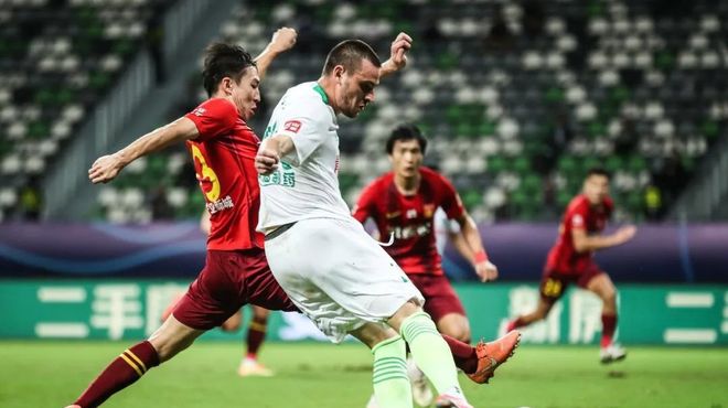 悟空体育官网-青岛黄海遭遇连败，警惕保级形势